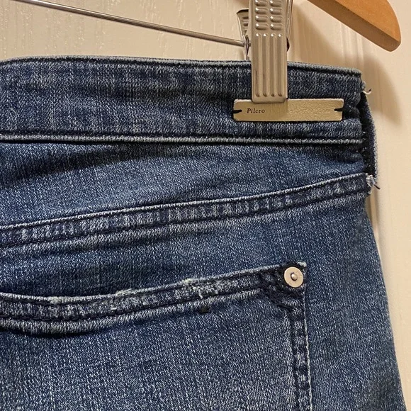 NWOT Anthropologie Pilcro Slim Boyfriend Floral Embroidered Women's Denim Shorts - Picture 12 of 13